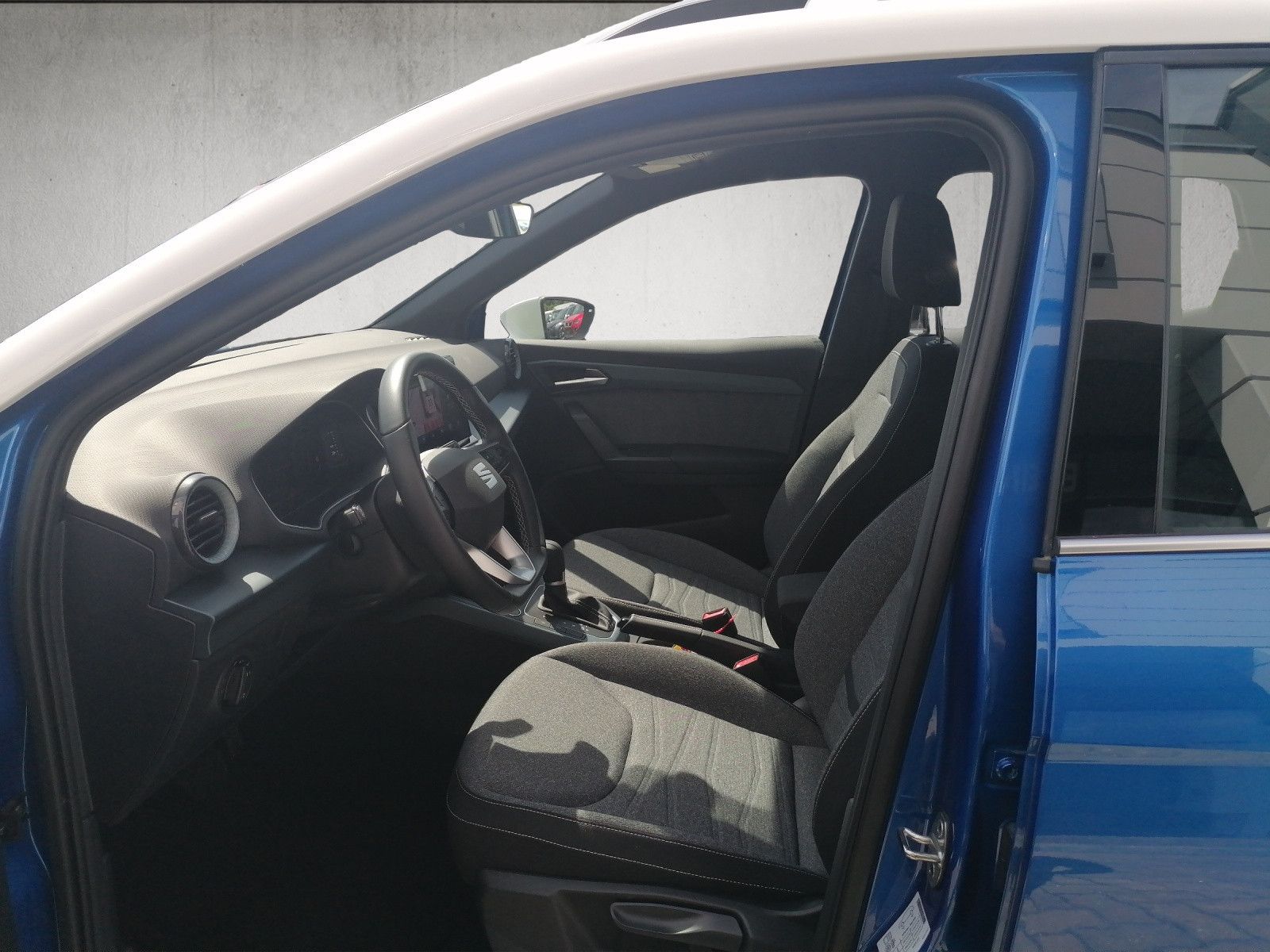 Fahrzeugabbildung SEAT Arona 1.5 TSI X-PERIENCE DSG AHK XL NAVI KAM LED