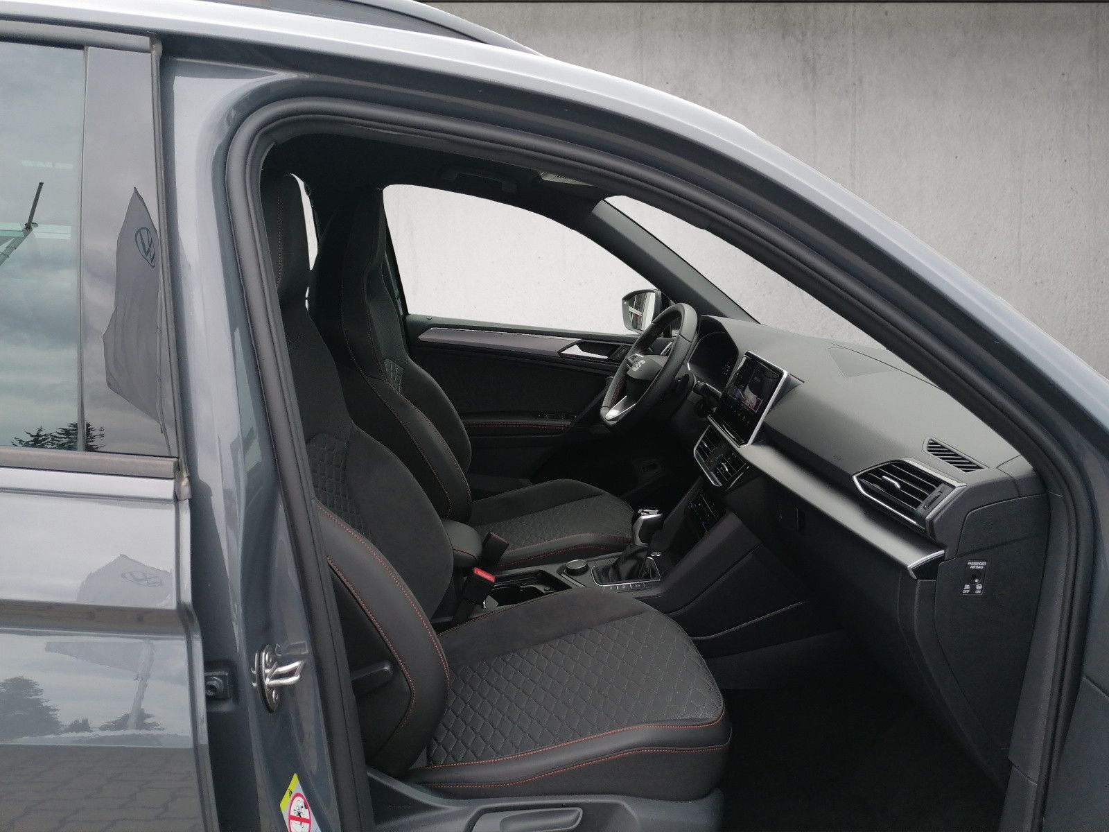 Fahrzeugabbildung SEAT Tarraco 1.5 TSI FR DSG 7-Sitzer AHK FAP L el HK