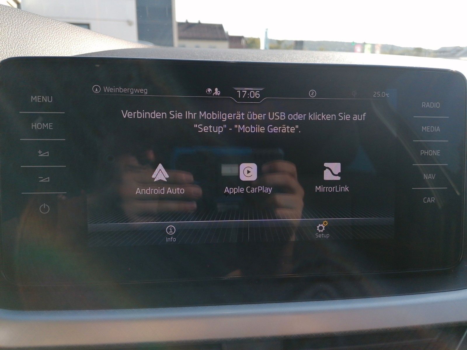 Fahrzeugabbildung SKODA Kamiq 1.5 TSI Tour LED NAVI el.HK KAM VC AHKVorb