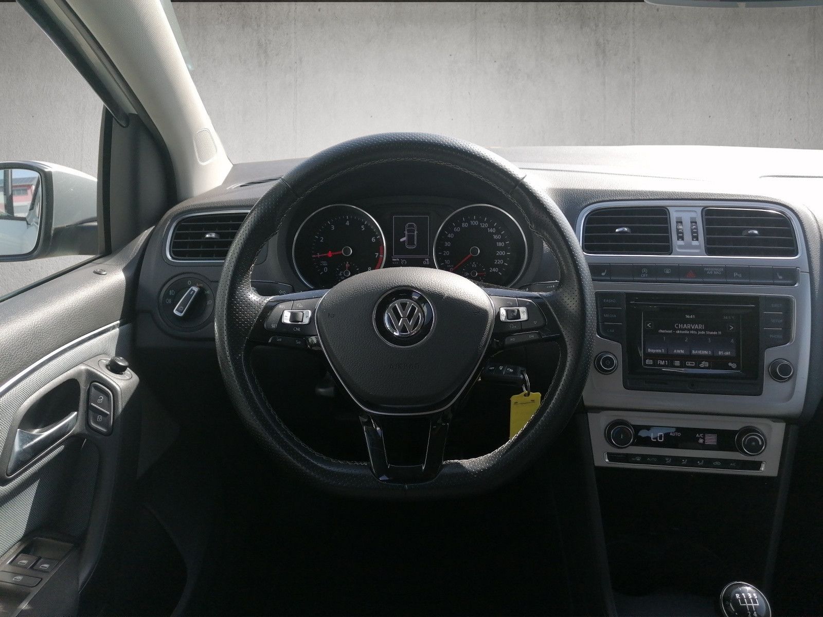 Fahrzeugabbildung Volkswagen Polo V CrossPolo 1.2 TSI PDC SHZ Komfort Paket