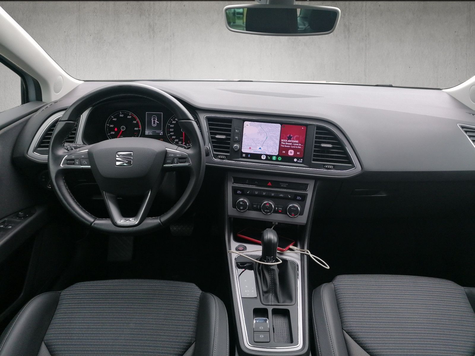 Fahrzeugabbildung SEAT Leon ST 1.5 TSI DSG Xcellence AHK FULL LINK PDC