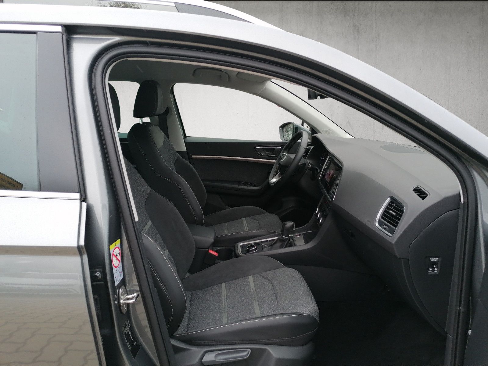 Fahrzeugabbildung SEAT Ateca 1.5 TSI Xperience DSG AHK FAP XL elHK