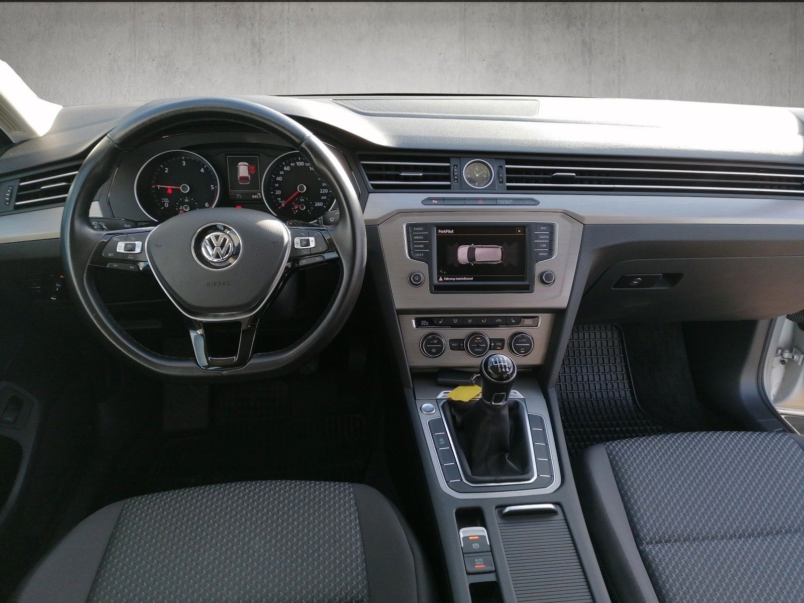 Fahrzeugabbildung Volkswagen Passat Variant 2.0 TDI Trendline AHK abn. ACC