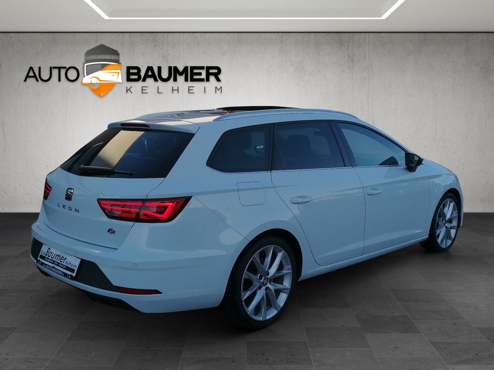 Fahrzeugabbildung SEAT Leon ST 1.5 TSI FR DSG Black Matt Edition