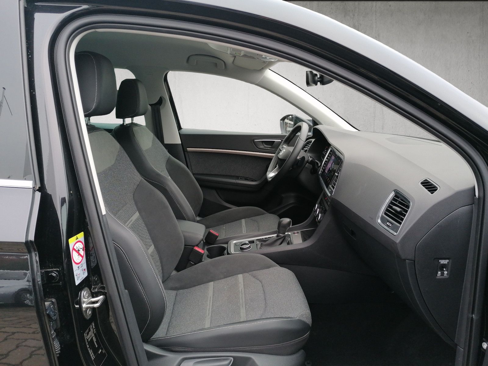 Fahrzeugabbildung SEAT Ateca 1.5 TSI Xperience DSG AHK FAP XL elHK