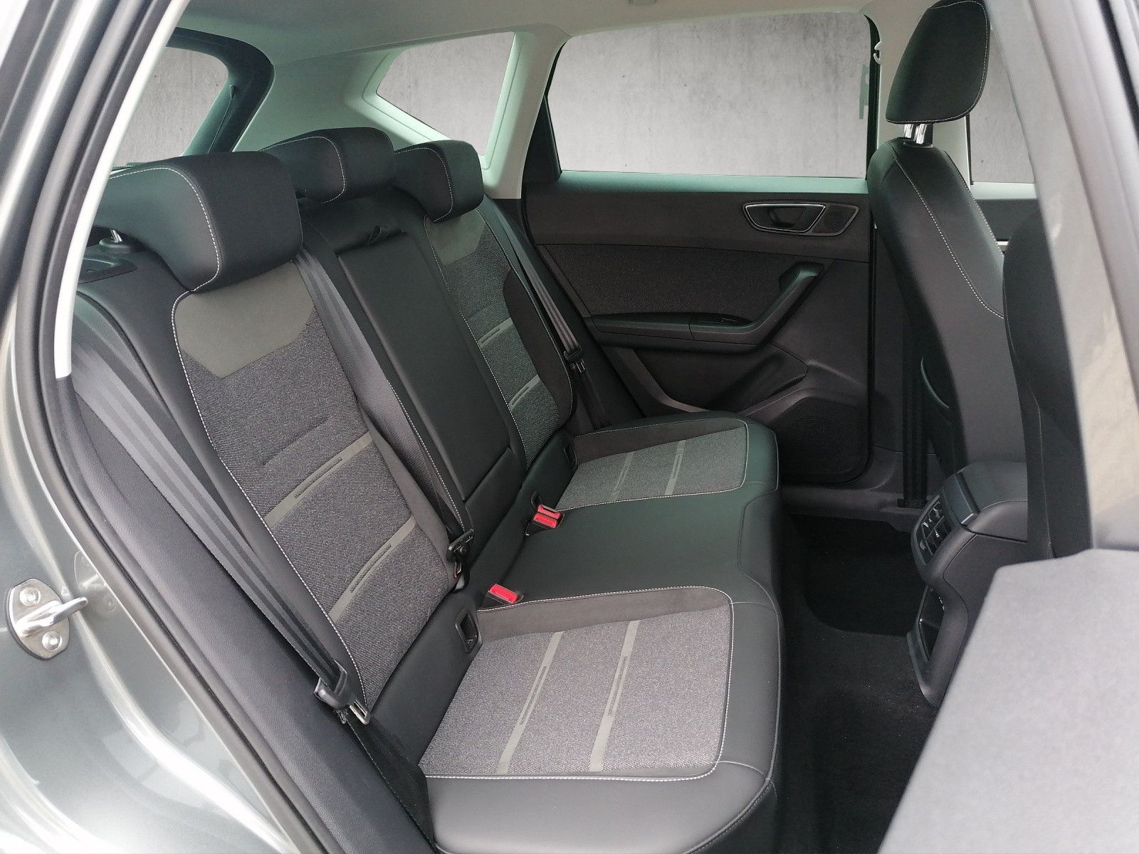 Fahrzeugabbildung SEAT Ateca 1.5 TSI Xperience DSG AHK FAP XL elHK